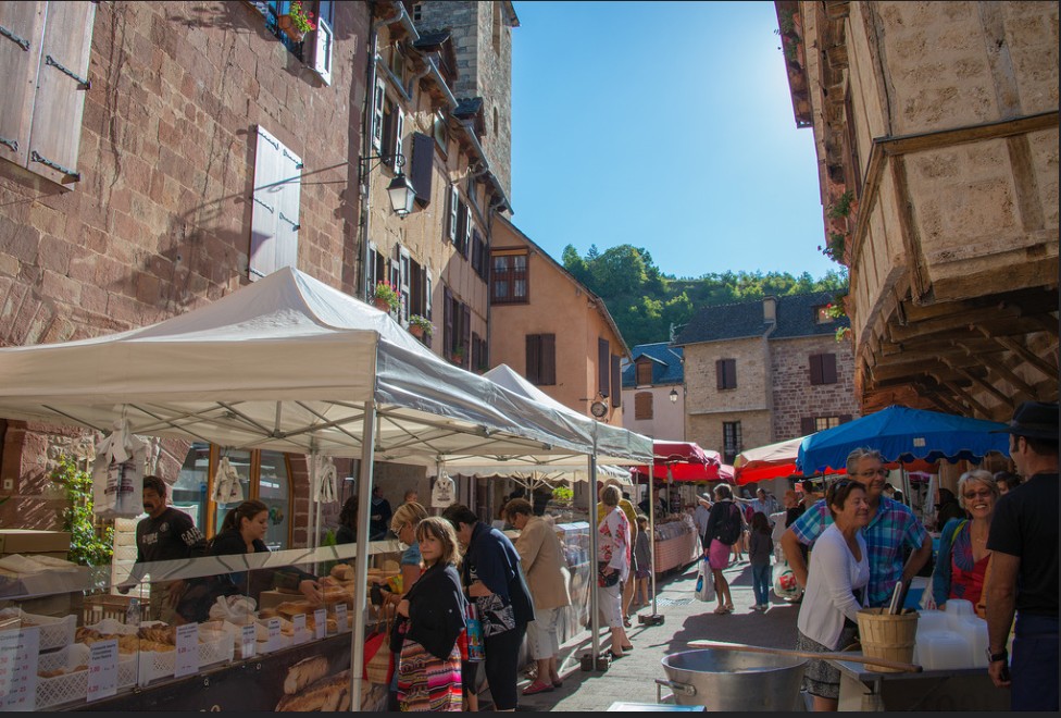 Marché de la Canourgue, à proximité de nos gîtes. marché la Canourgue